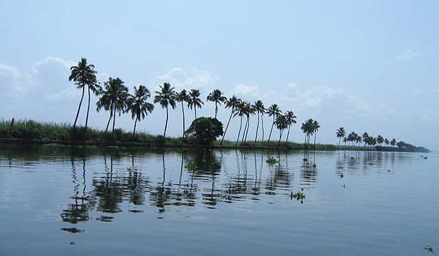 Vembanad Lake holiday packages.